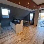 Lotusz Medencevel Apartment *
