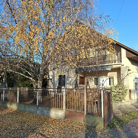 Lotusz Medencevel Appartement *