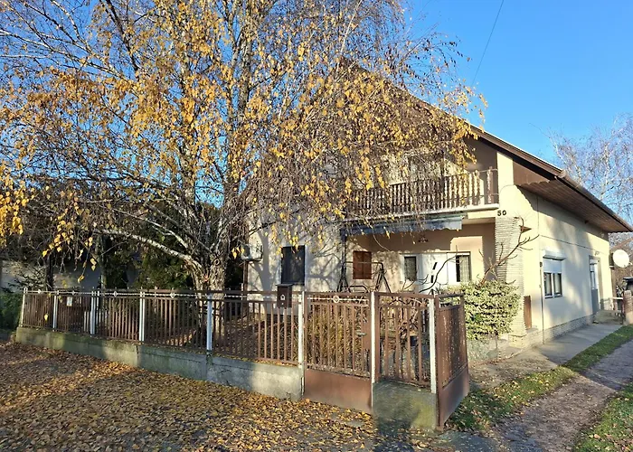 Lotusz Medencevel Appartement *