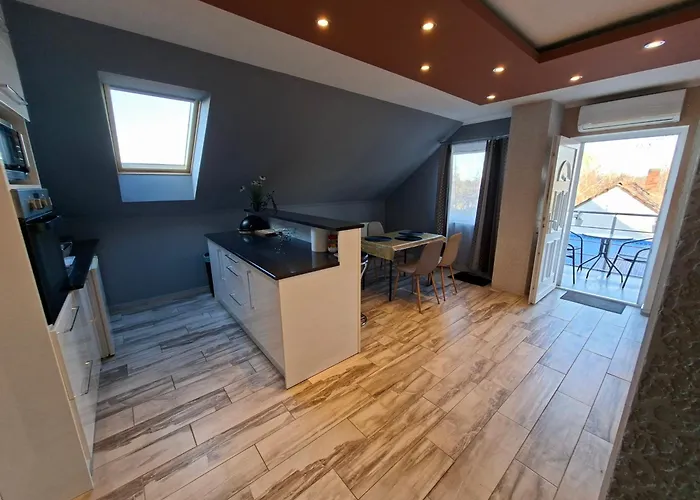 Lotusz Medencevel Appartement *